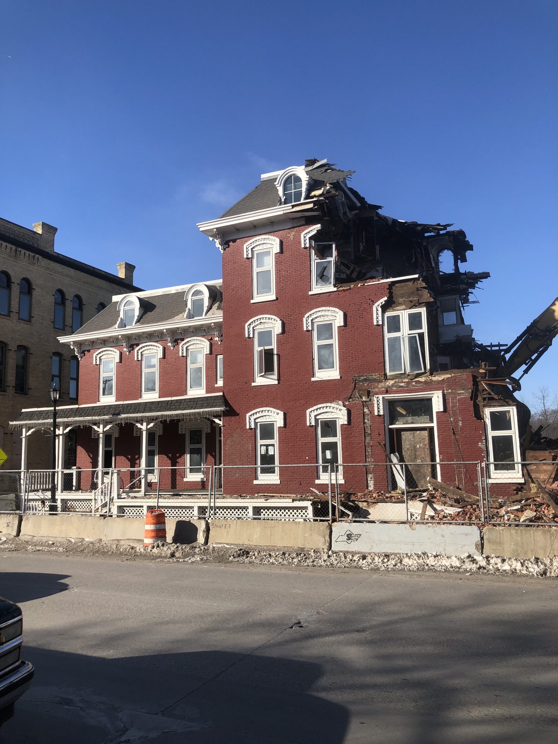 Archer House Comes Down Pownell Martig Encourage Masks Middle School To Get New Roof