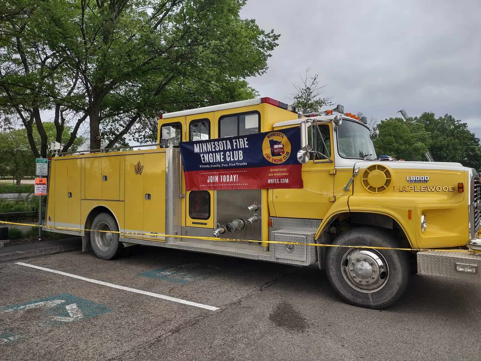 TRAFFIC レッドデッキ & Jimmy McGriff イエローデッキ Fire Truck Multi Passenger Spring Rider | WillyGoat Playgrounds