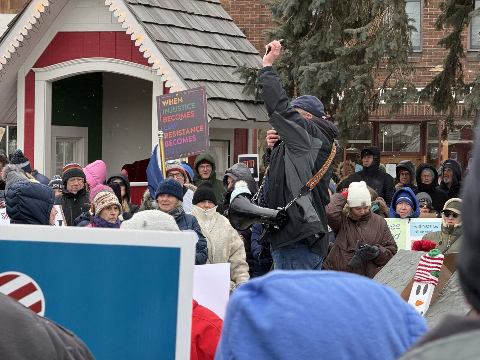 Amid rumors, Northfielders turn out to protest ICE